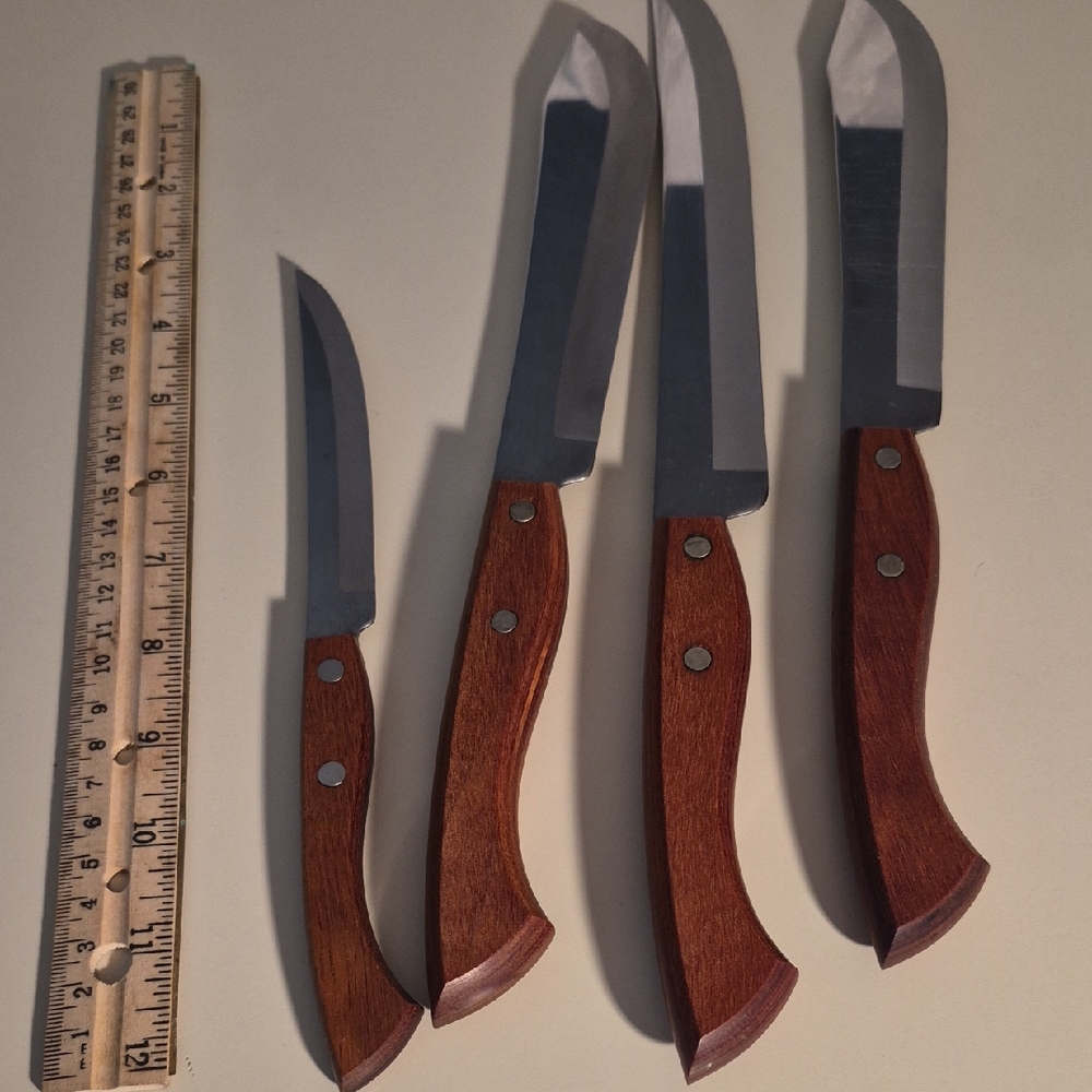 Vintage 4-Piece Carvel Hill Knife Set with Brown Wood Handles Made In USA